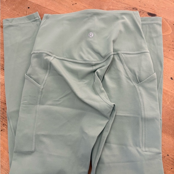 Lululemon 25” pocket Leggings - Picture 2 of 4
